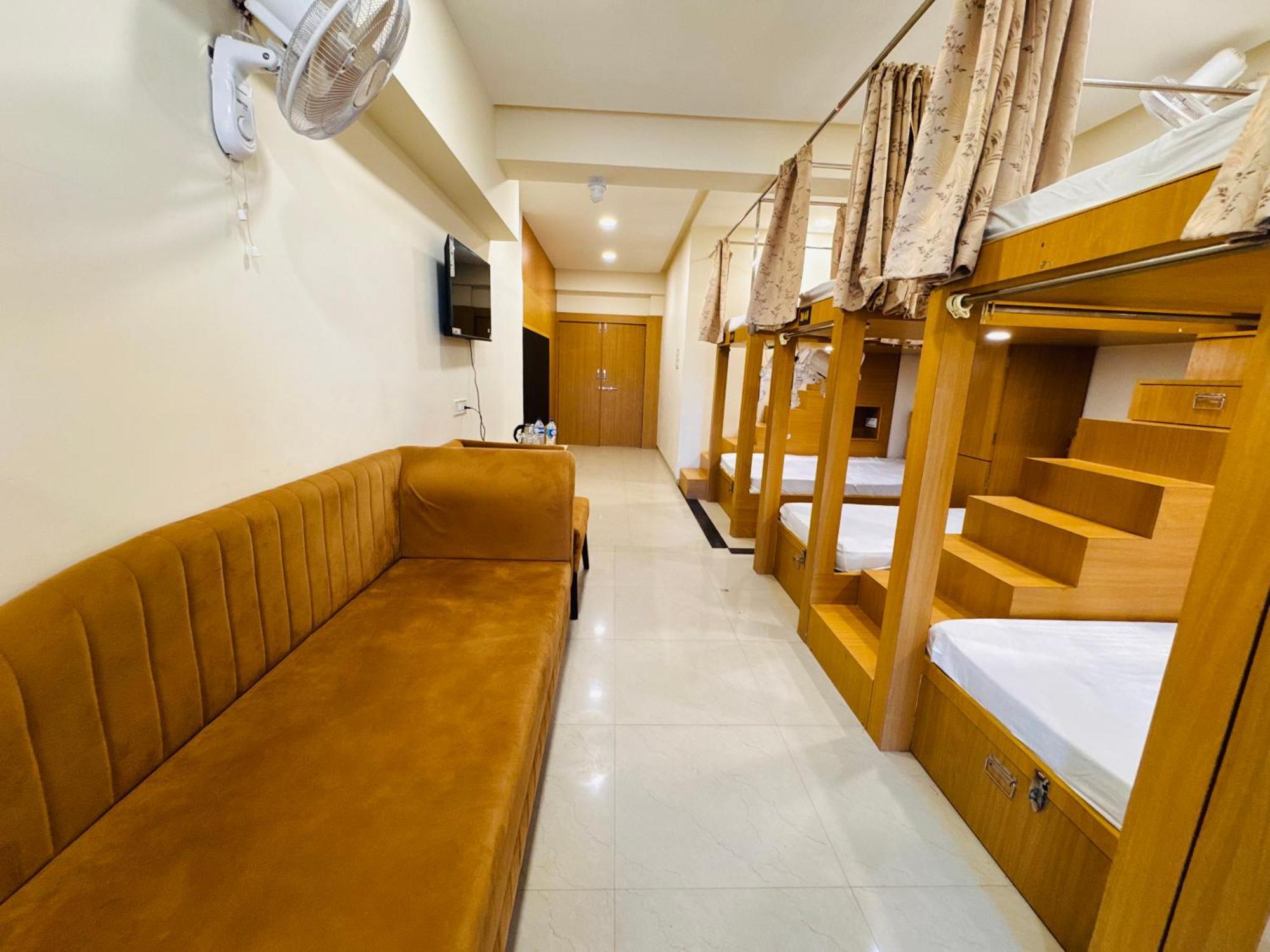 Hotel Shivlok Удджайн Екстер'єр фото
